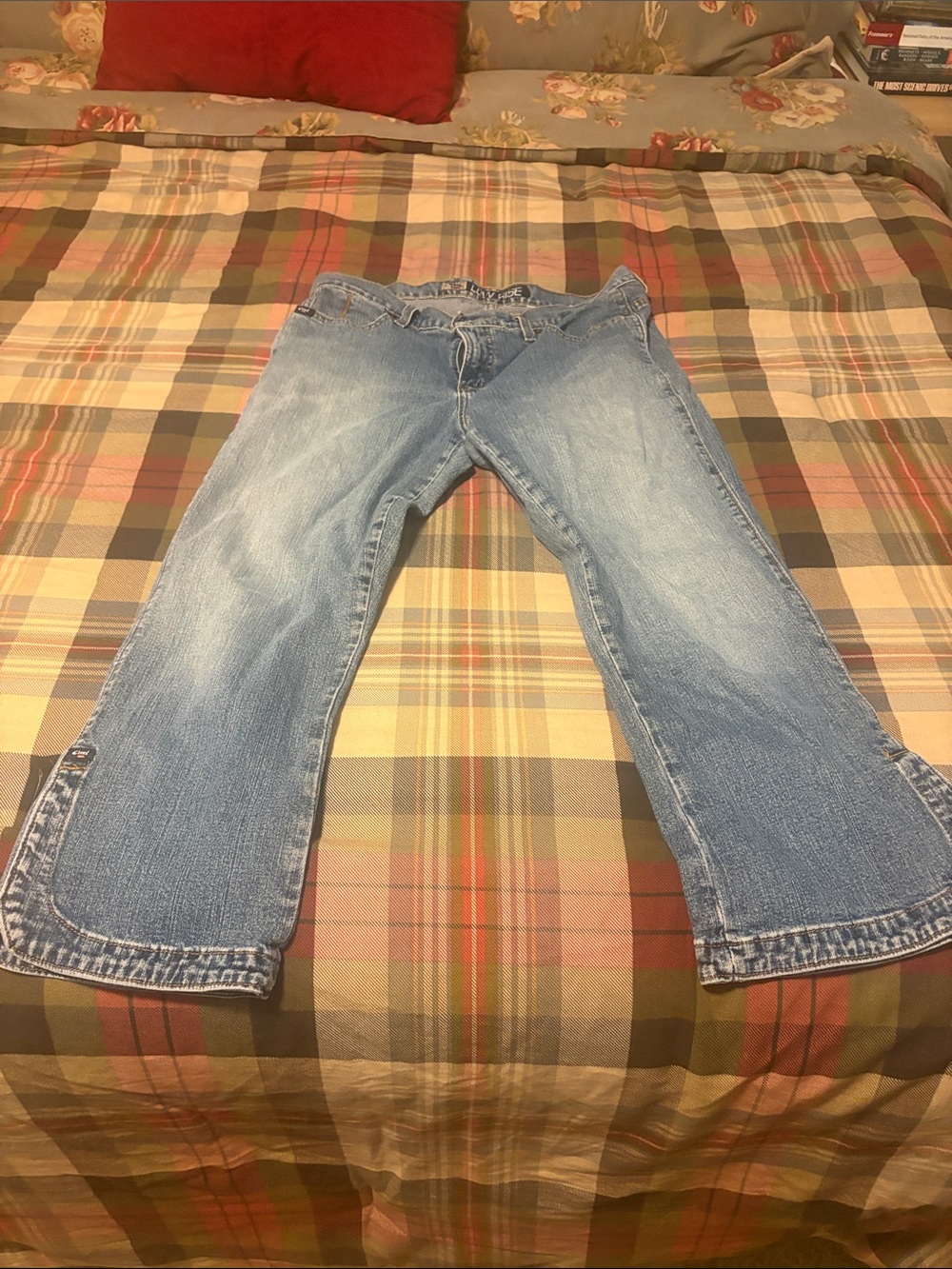 Classic Light Blue Women’s Jeans - Casual Straight Fit capris